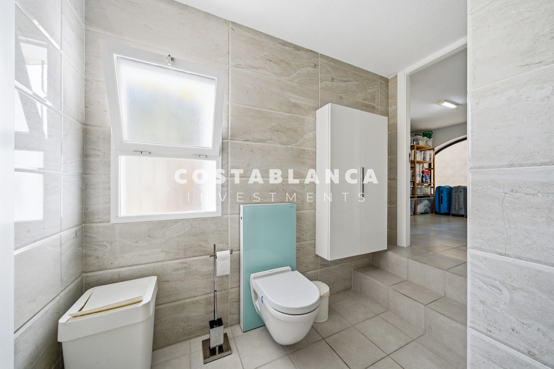 Charming villa with independent guest apartment and pool for sale in La Nucía.