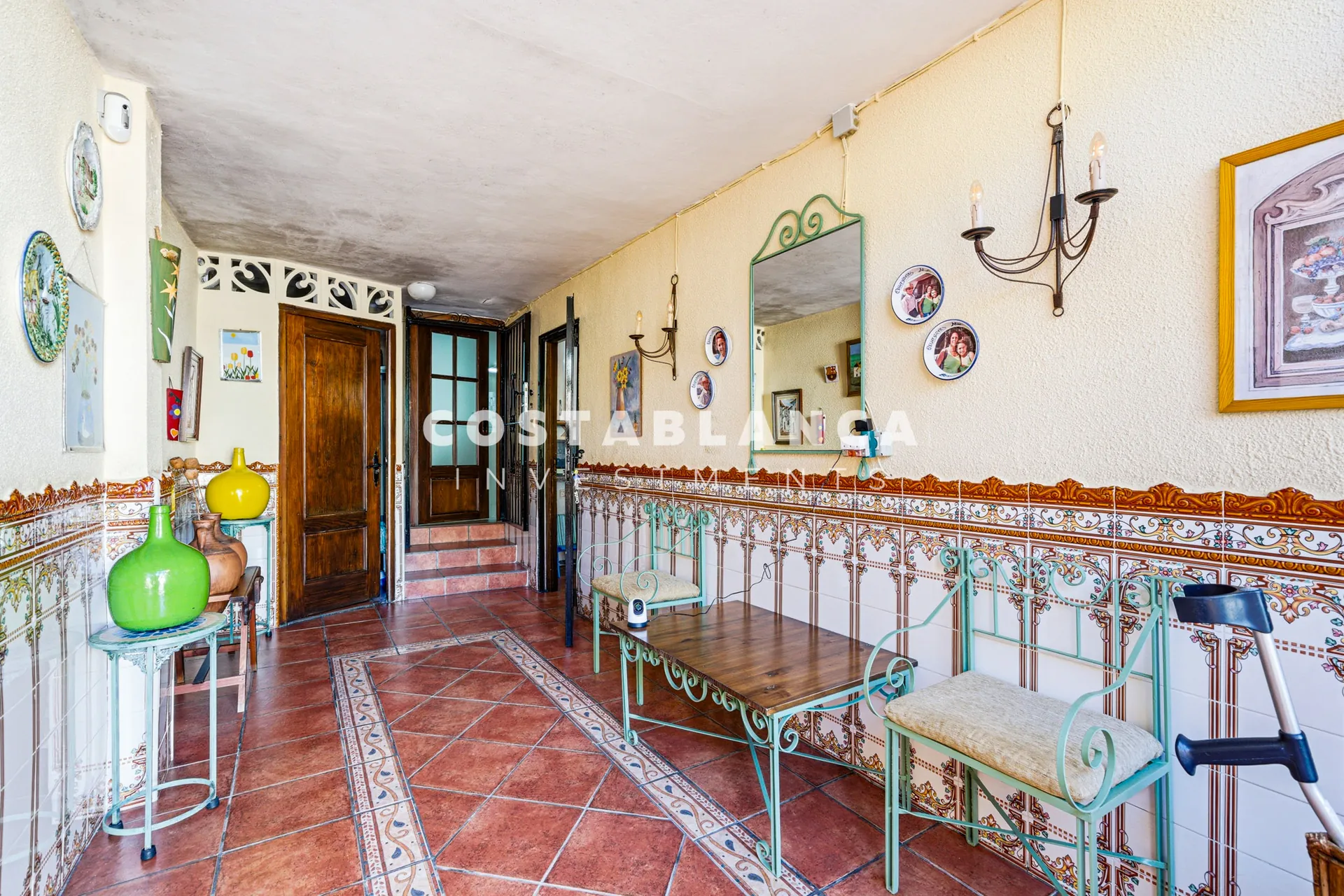 Large family home with pool and summer kitchen for sale in La Nucía.
