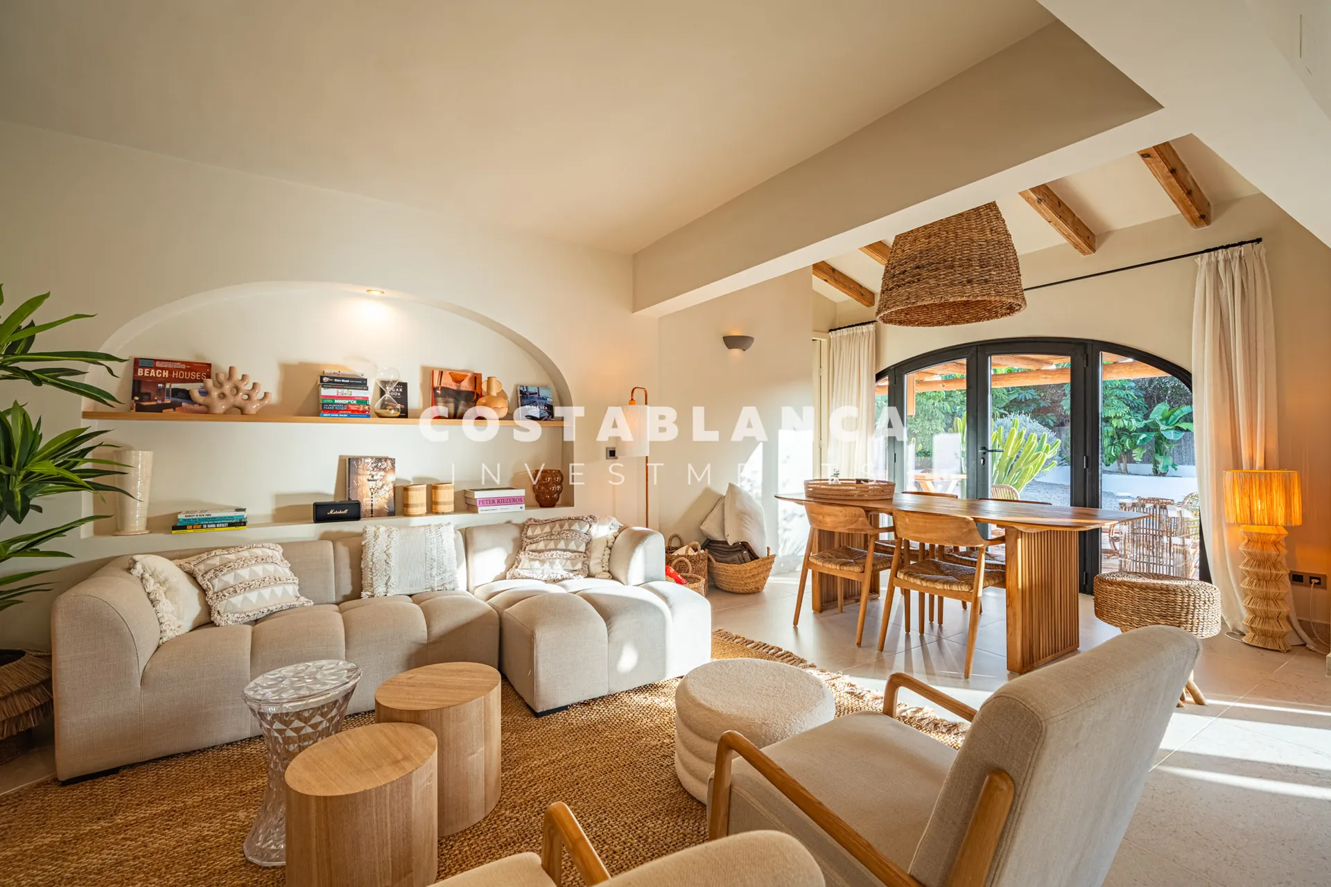 Luxury villa inspired by Ibiza just minutes from Arenal beach in Jávea.