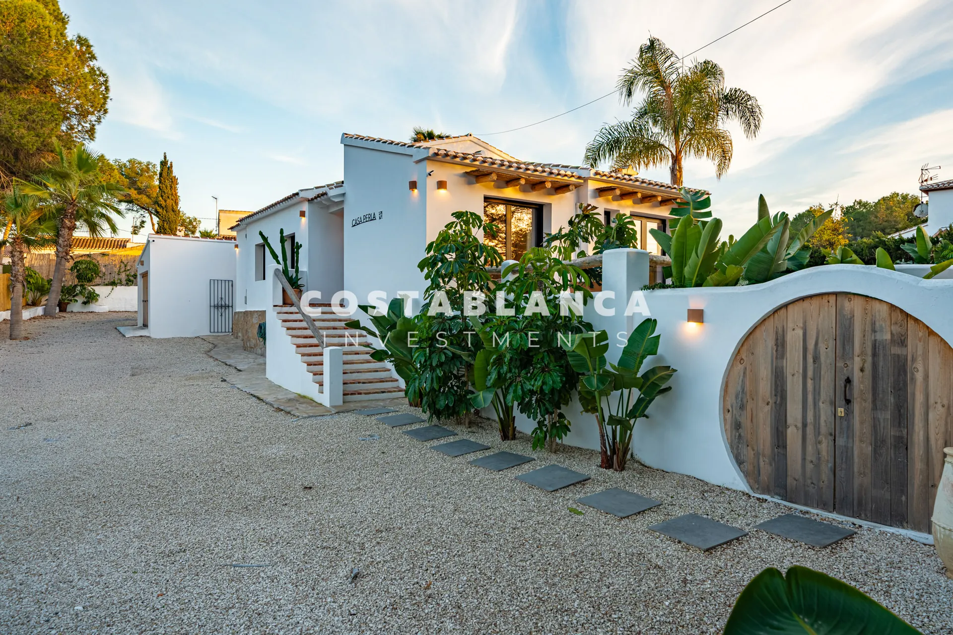 Luxury villa inspired by Ibiza just minutes from Arenal beach in Jávea.