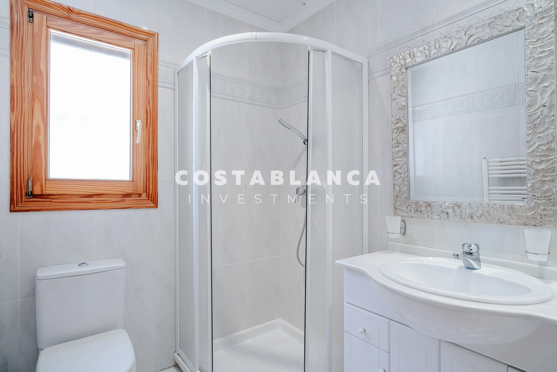 Luxury double plot with uninterrupted views of the green area and the sea for sale in Jávea.