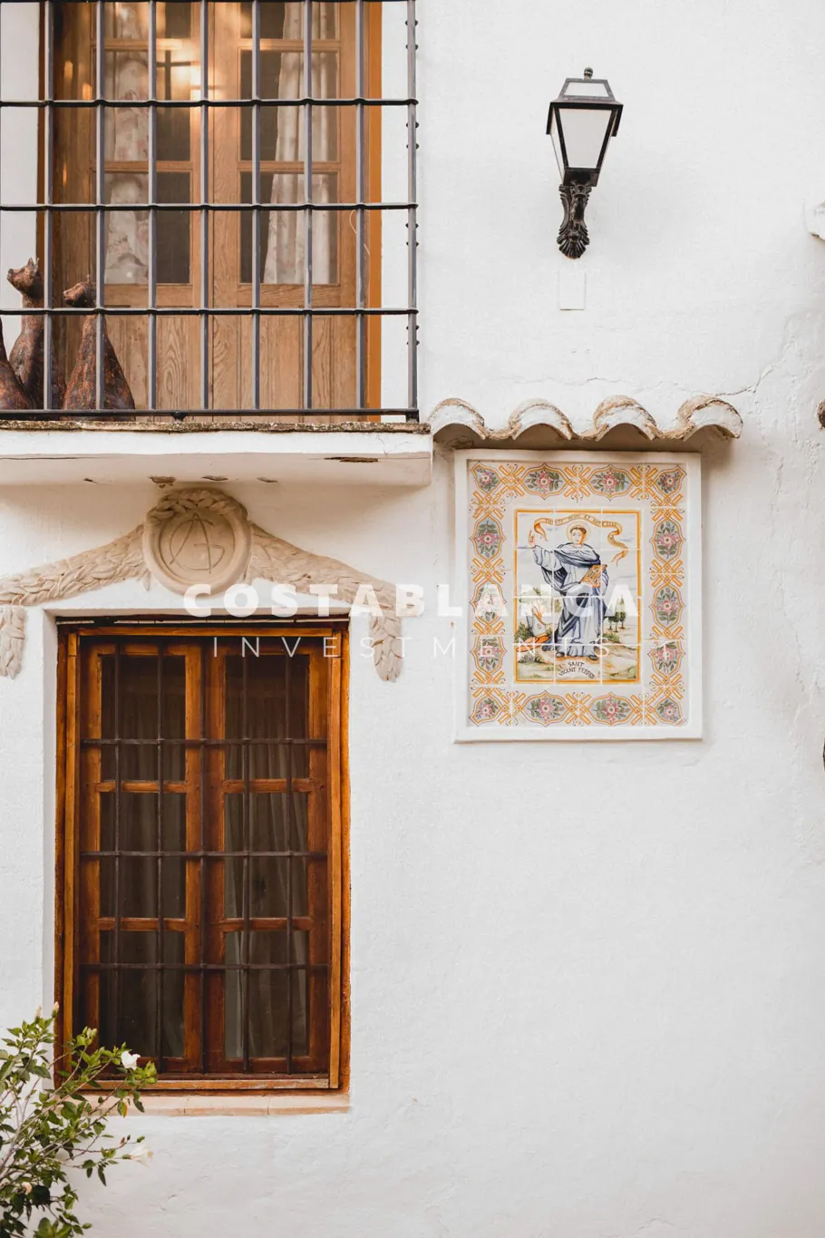Historic property with event business and 21,700 m² of land.