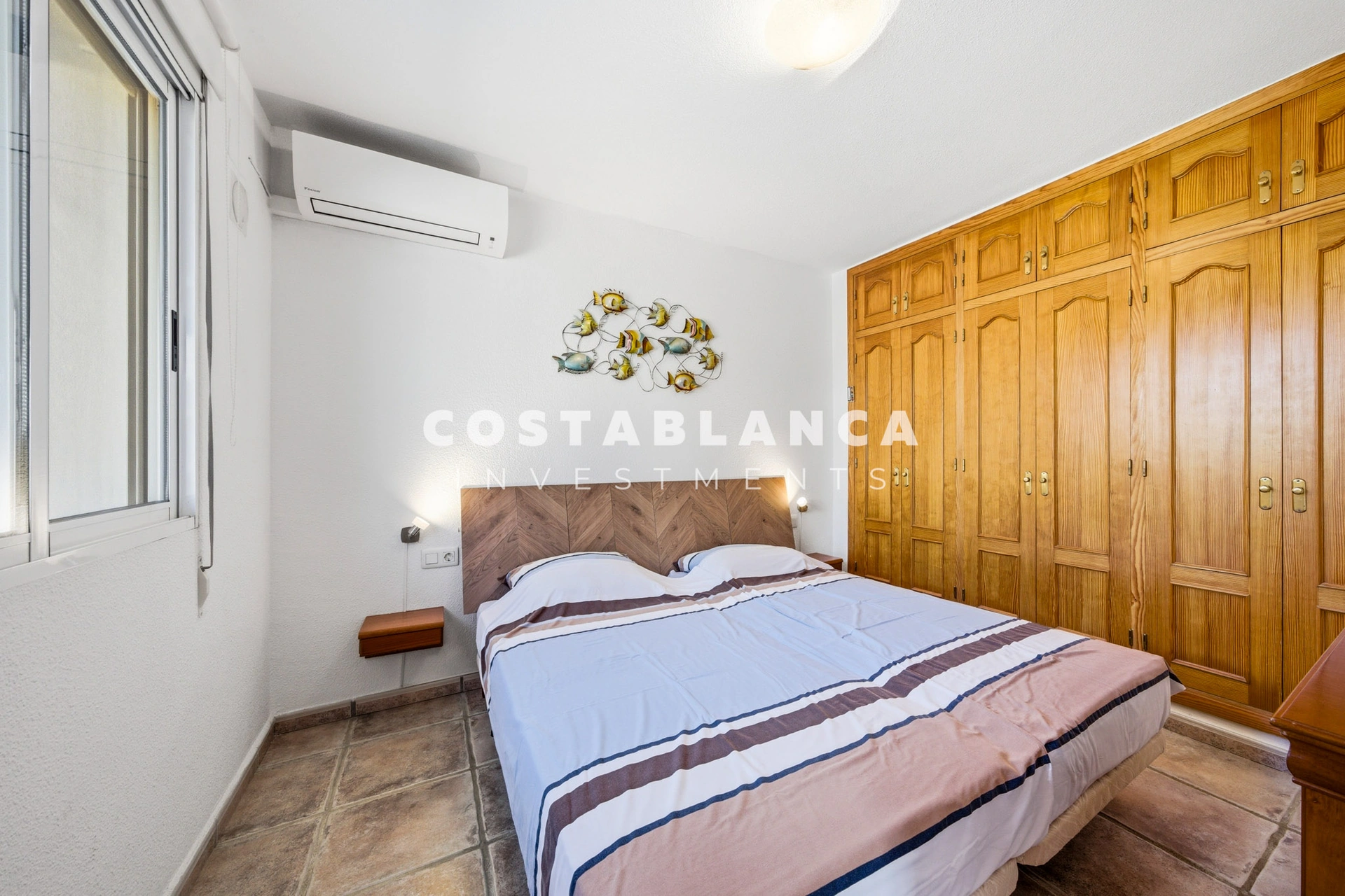 Charming villa with independent guest apartment and pool for sale in La Nucía.