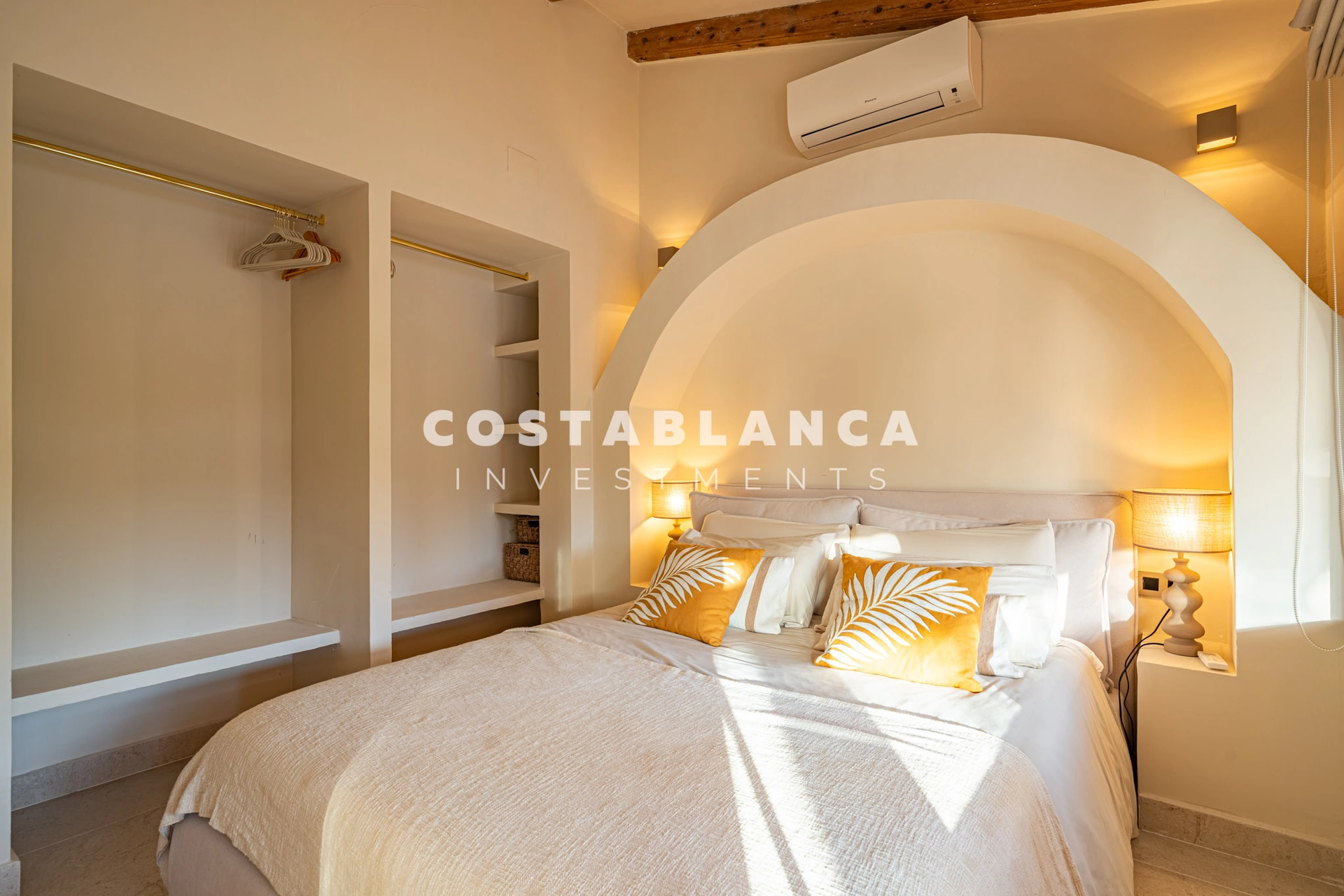 Luxury villa inspired by Ibiza just minutes from Arenal beach in Jávea.