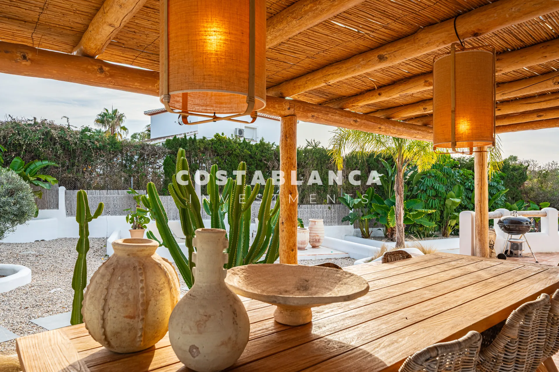 Luxury villa inspired by Ibiza just minutes from Arenal beach in Jávea.