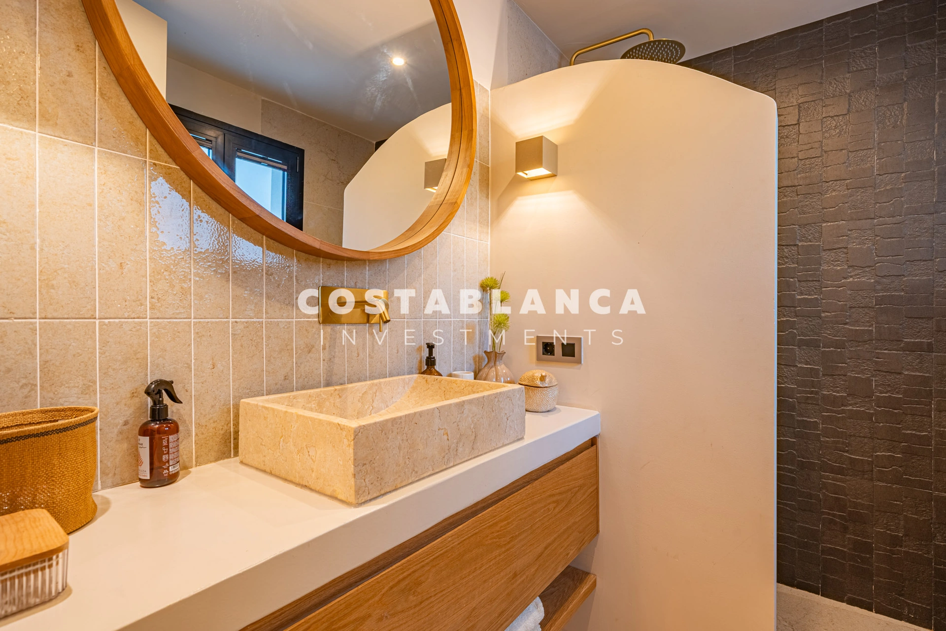 Luxury villa inspired by Ibiza just minutes from Arenal beach in Jávea.
