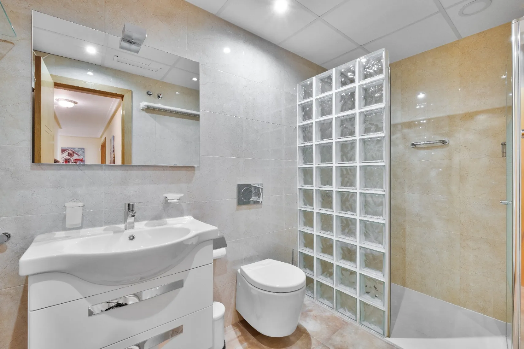 Apartament de vânzare în Albir cu vedere la munte