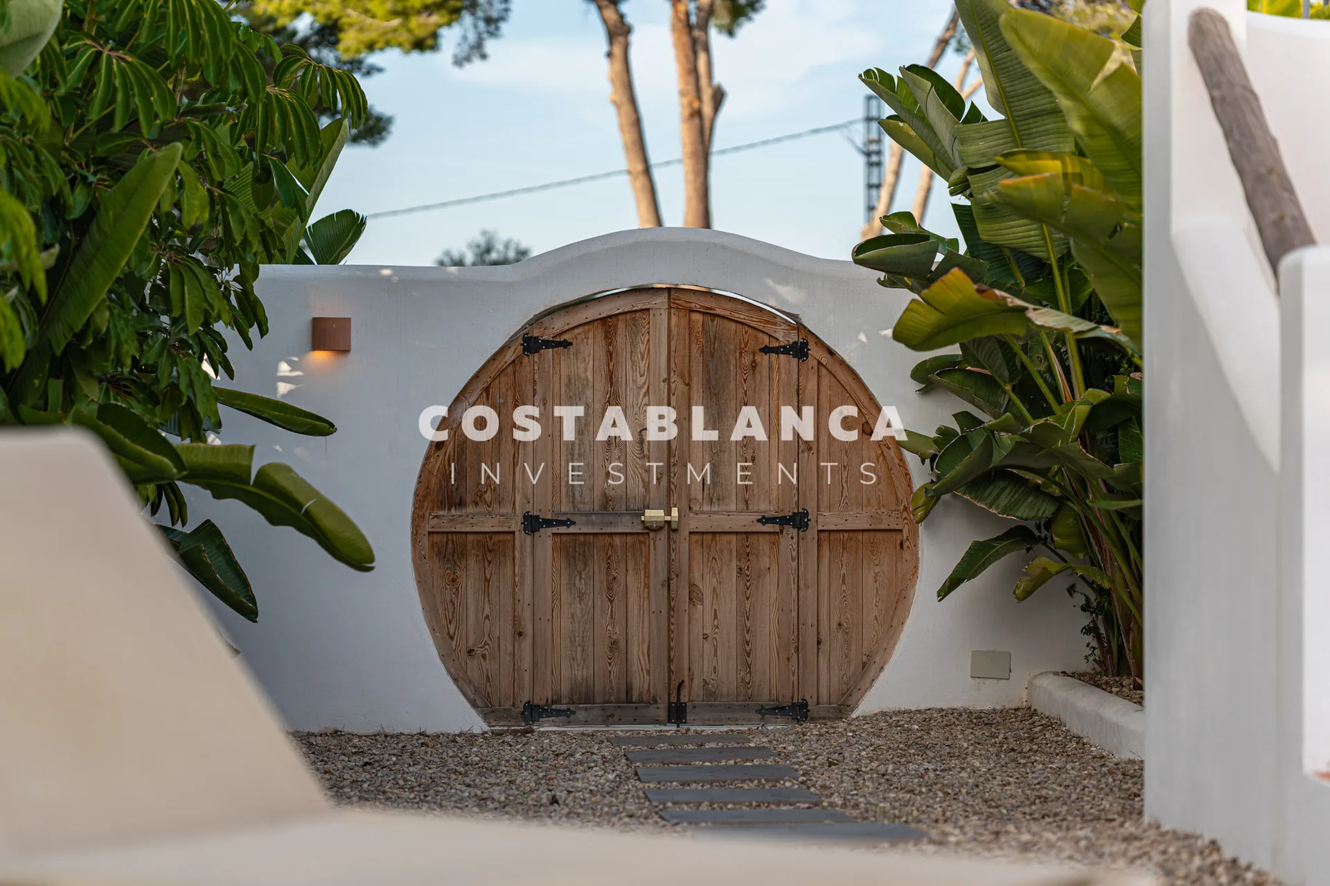 Luxury villa inspired by Ibiza just minutes from Arenal beach in Jávea.