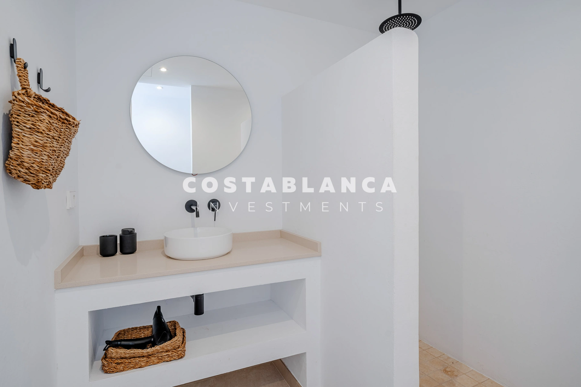 Locuință de lux cu un singur nivel, aproape de mare, de vânzare în Benissa.