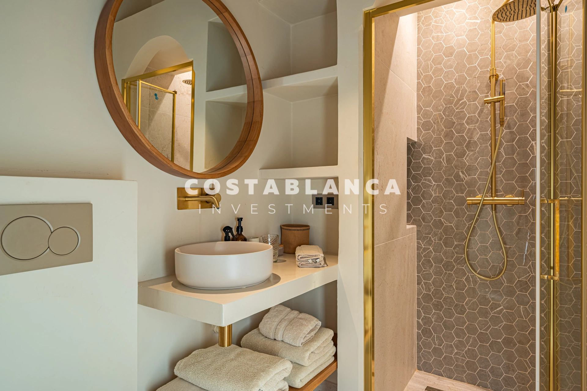 Luxury villa inspired by Ibiza just minutes from Arenal beach in Jávea.