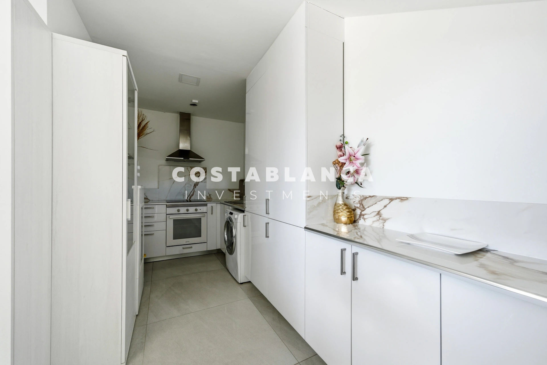 Full Modern Apartment Building 10 Minutes from the Beach for Sale in Finestrat