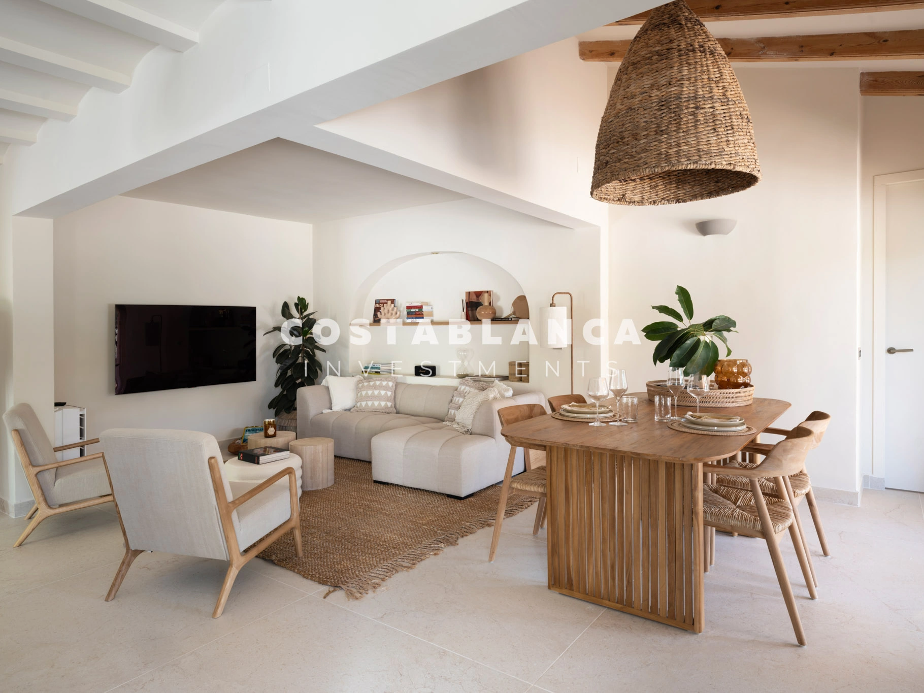 Luxury villa inspired by Ibiza just minutes from Arenal beach in Jávea.