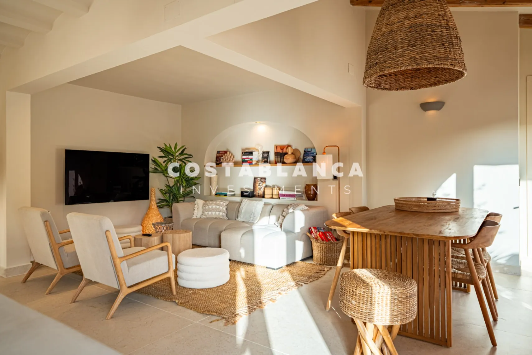 Luxury villa inspired by Ibiza just minutes from Arenal beach in Jávea.