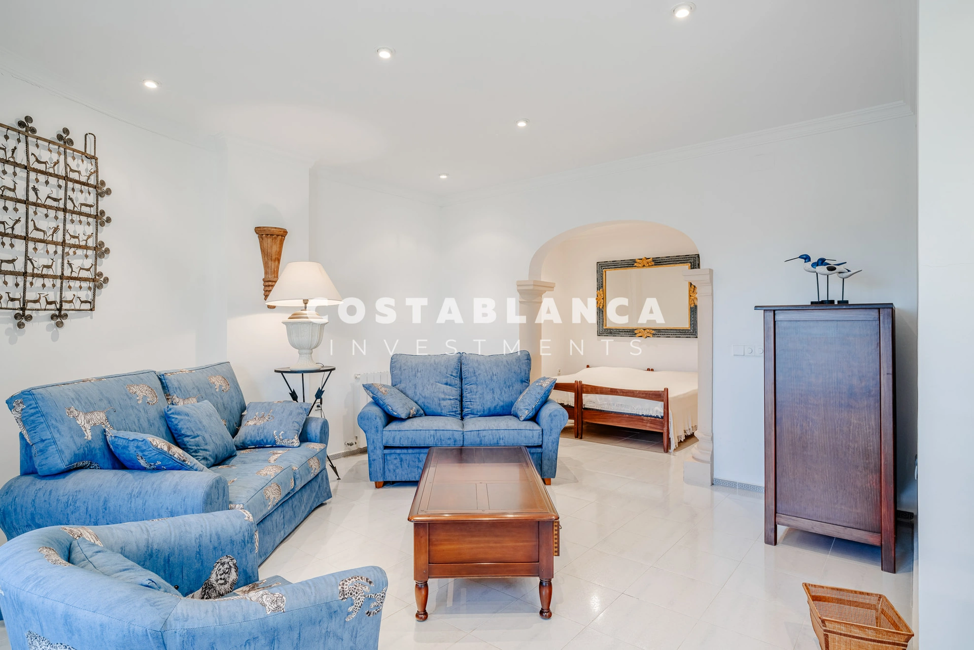 Luxury double plot with uninterrupted views of the green area and the sea for sale in Jávea.
