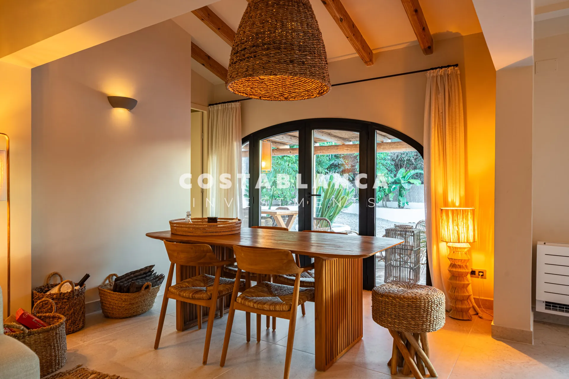 Luxury villa inspired by Ibiza just minutes from Arenal beach in Jávea.