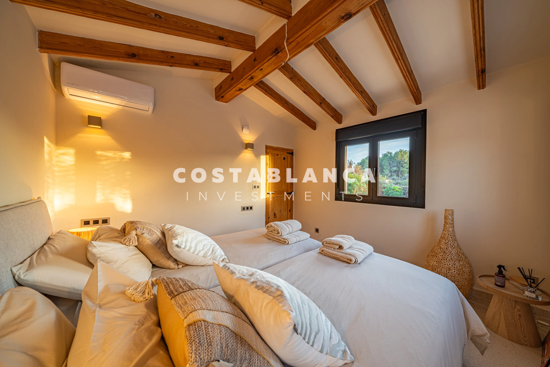 Luxury villa inspired by Ibiza just minutes from Arenal beach in Jávea.