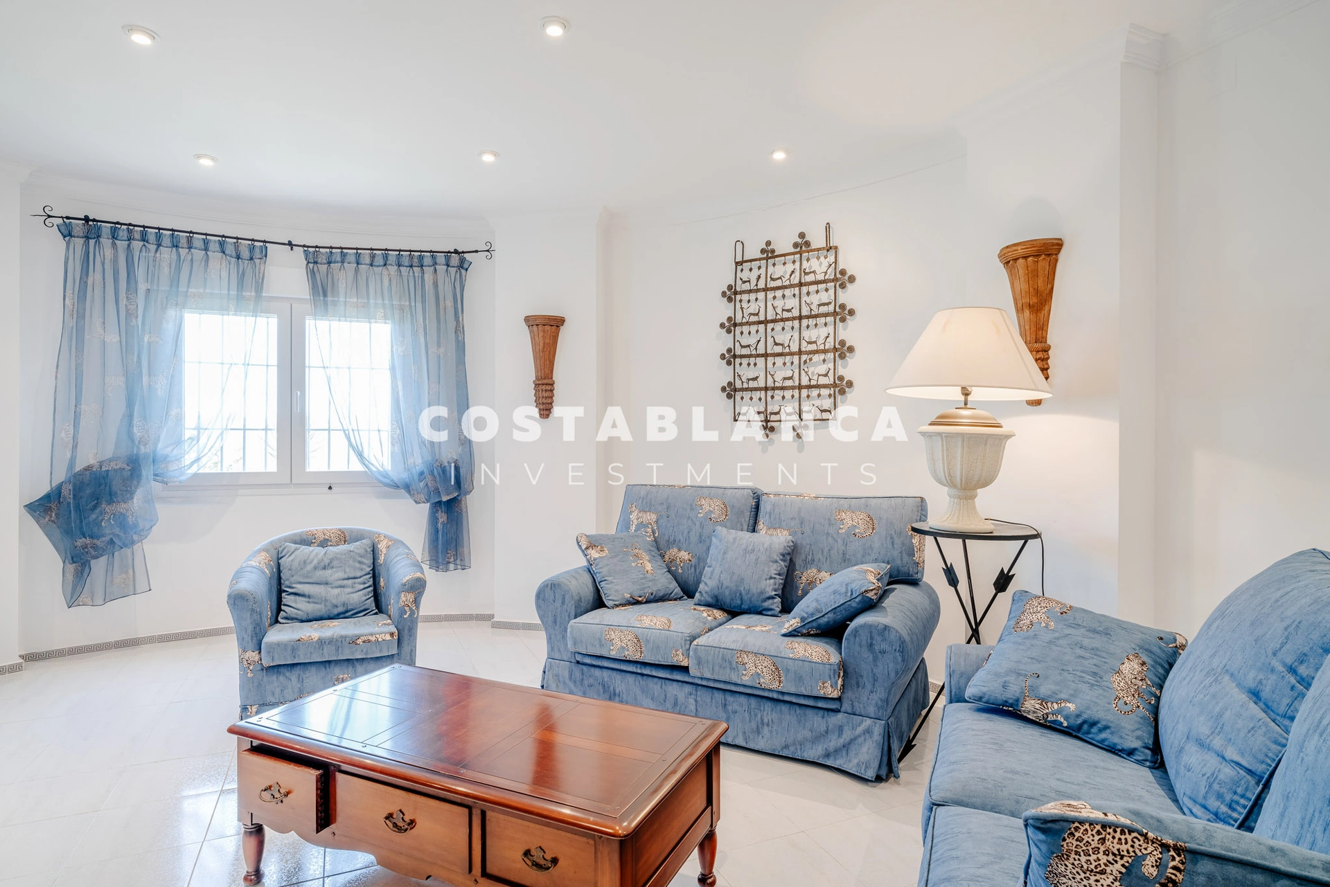 Luxury double plot with uninterrupted views of the green area and the sea for sale in Jávea.