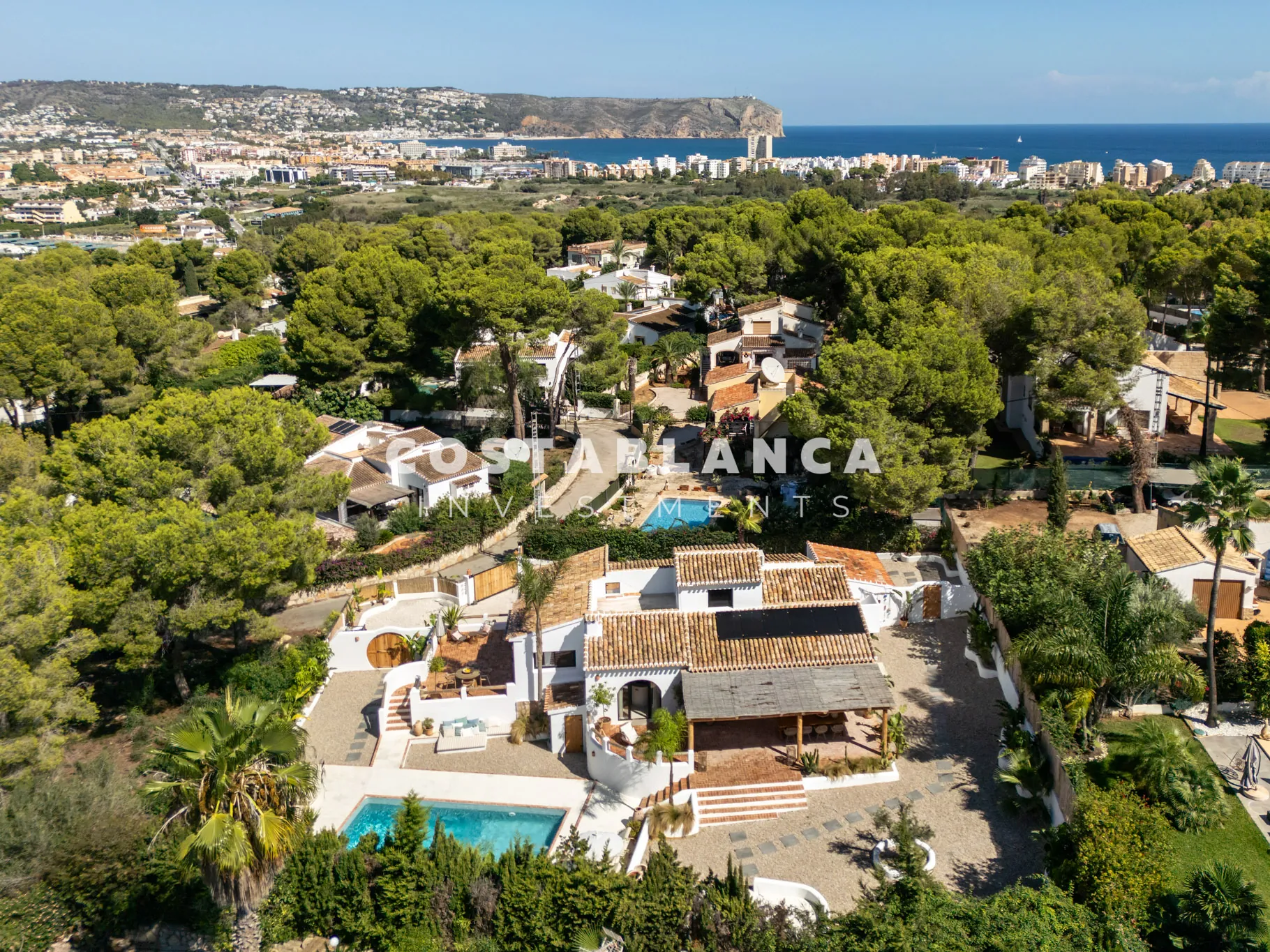 Luxury villa inspired by Ibiza just minutes from Arenal beach in Jávea.