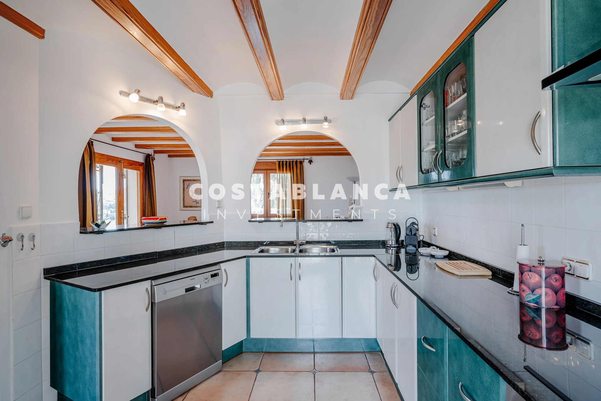Luxury double plot with uninterrupted views of the green area and the sea for sale in Jávea.