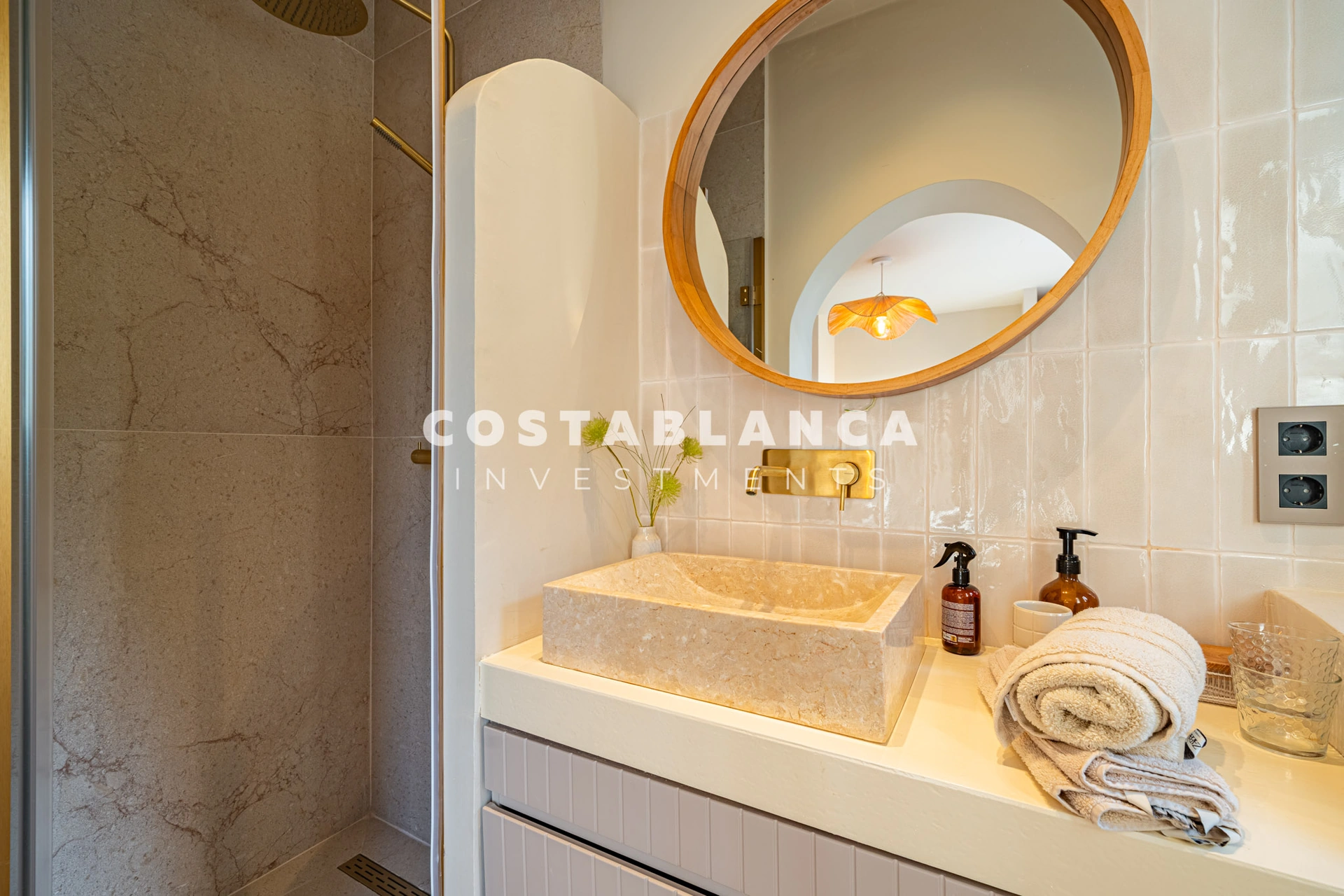 Luxury villa inspired by Ibiza just minutes from Arenal beach in Jávea.