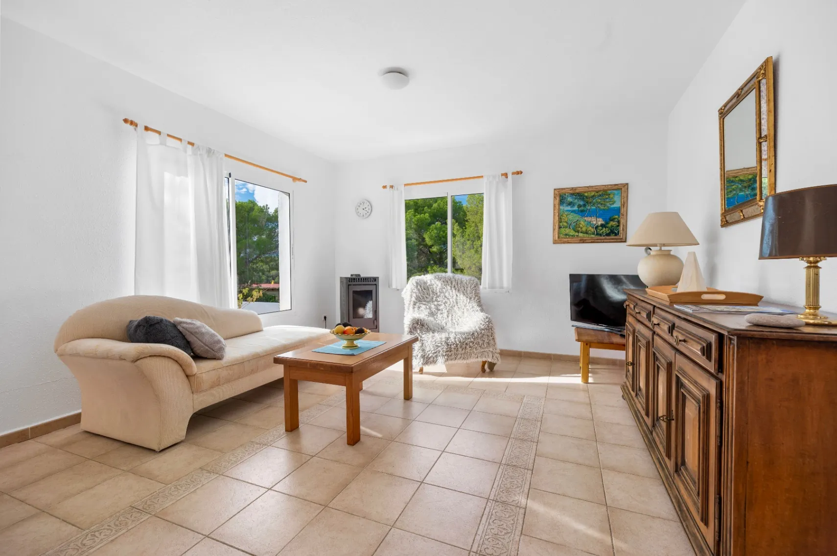 Chalet with garage and large plot for sale in Altea