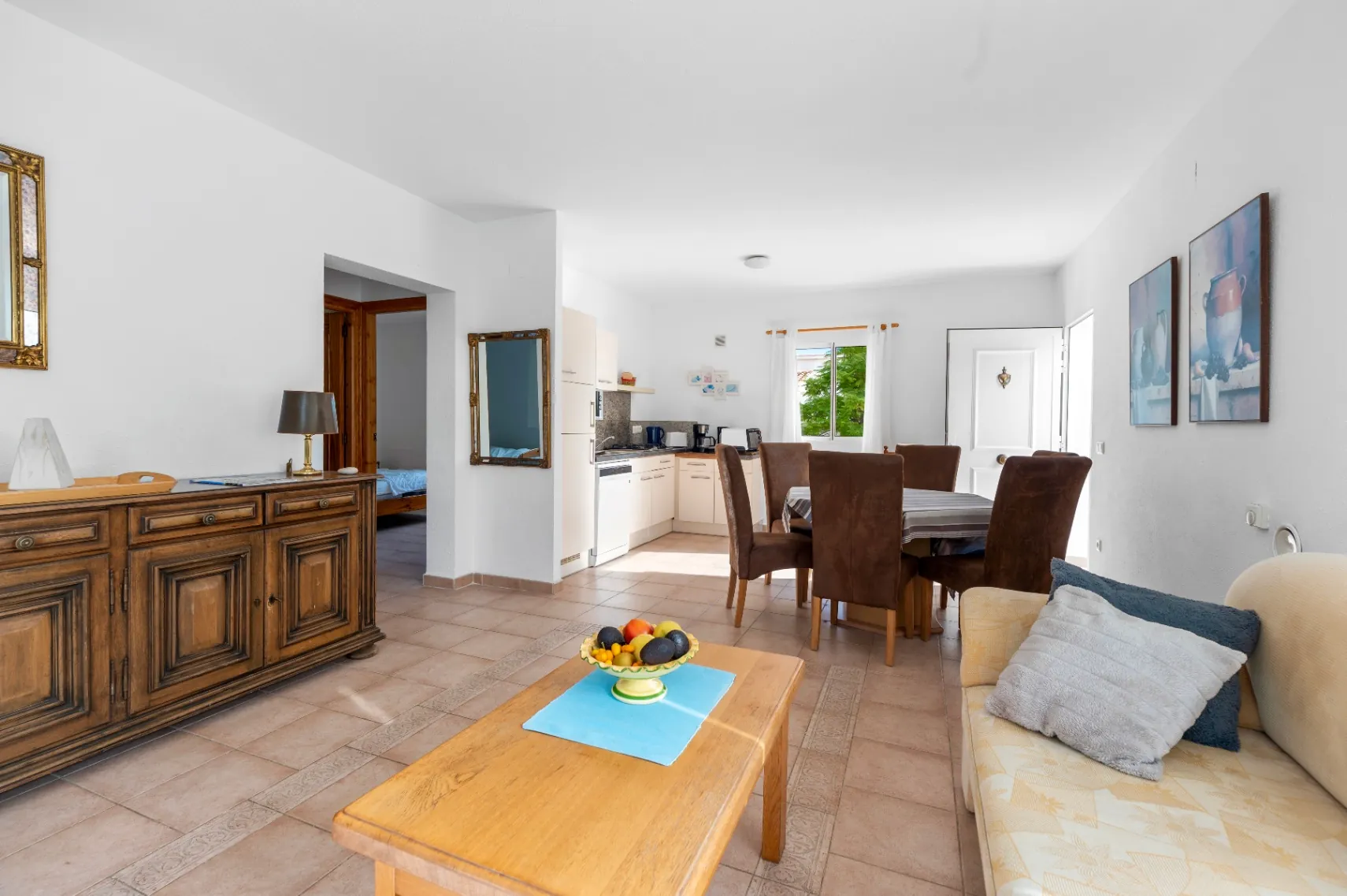 Chalet with garage and large plot for sale in Altea