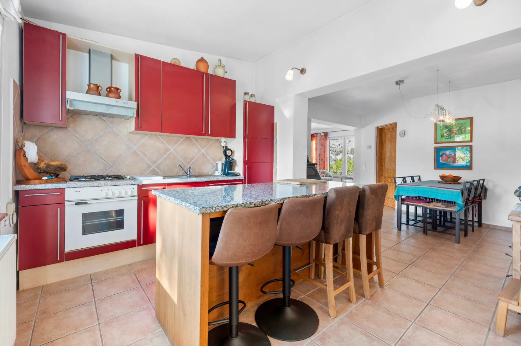 Chalet with garage and large plot for sale in Altea