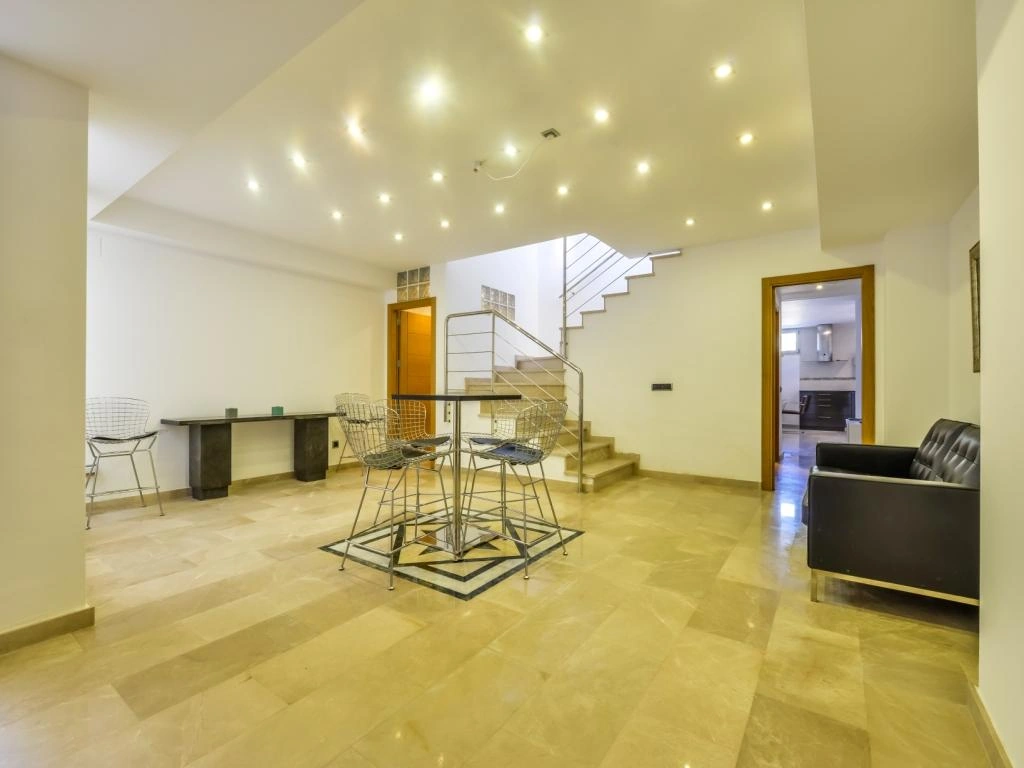 Vila Impresionantă de Lux cu Piscină Încălzită și Jacuzzi de Vânzare în Benissa