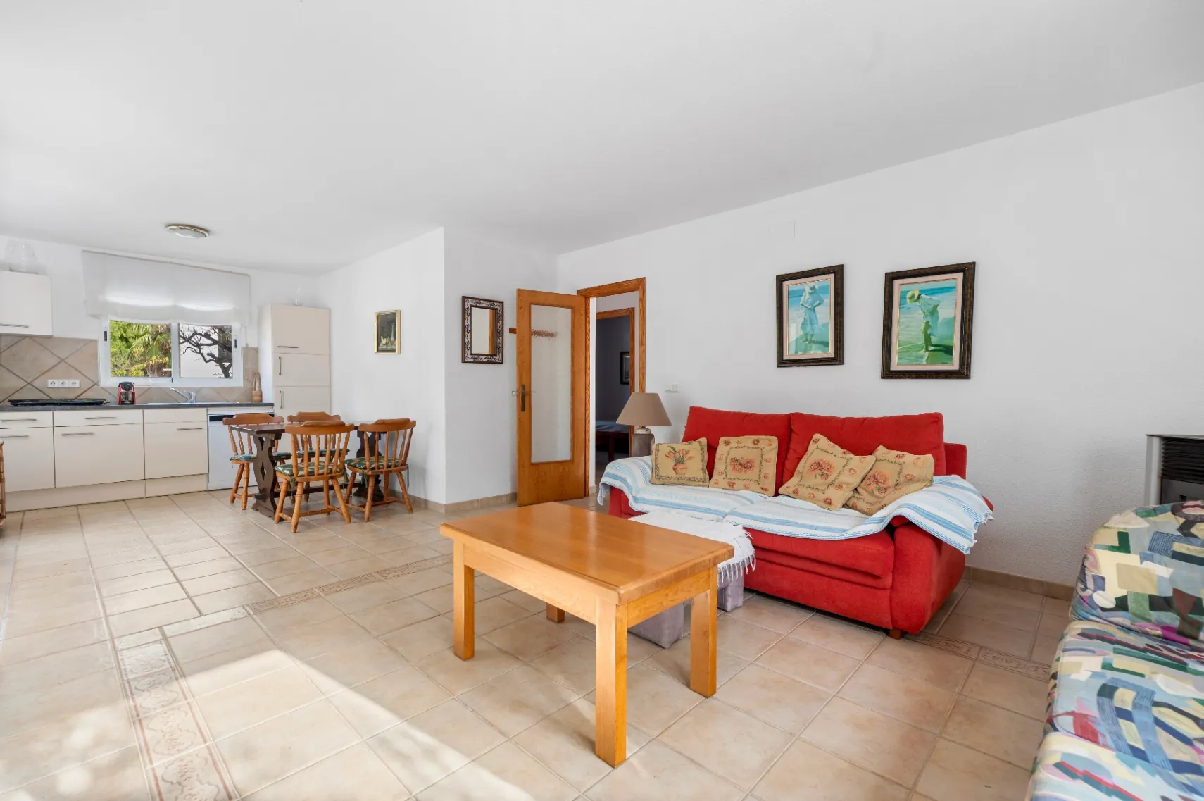 Chalet with garage and large plot for sale in Altea