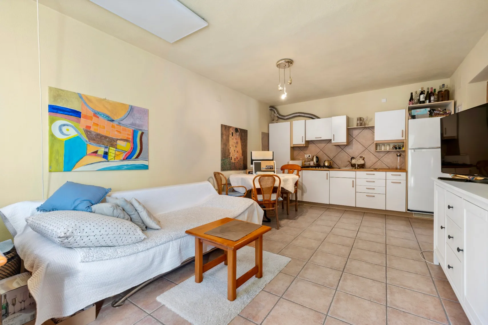 Chalet with garage and large plot for sale in Altea