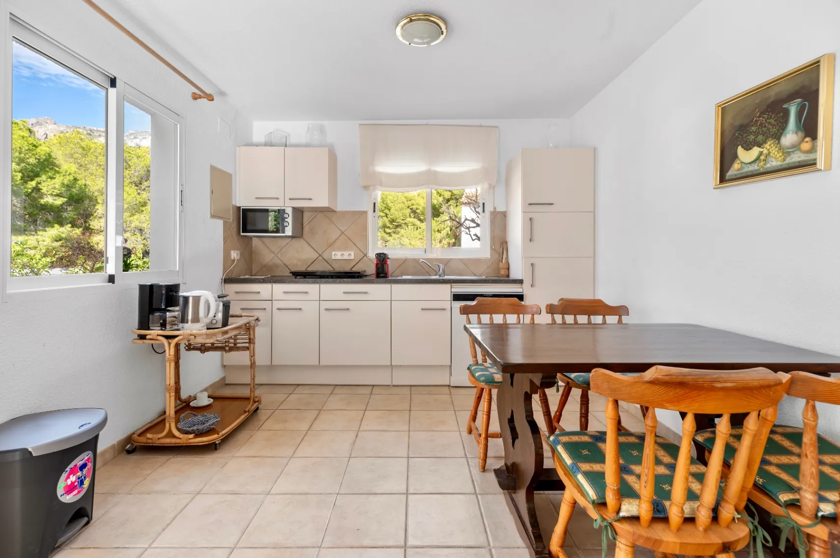 Chalet with garage and large plot for sale in Altea