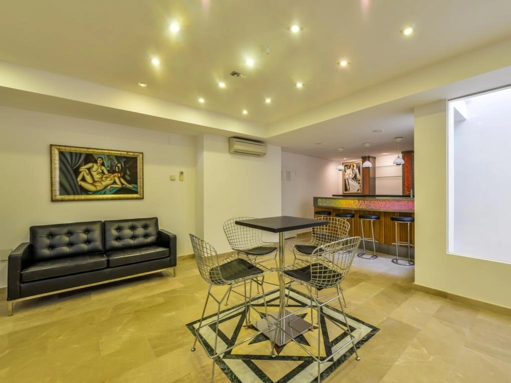 Vila Impresionantă de Lux cu Piscină Încălzită și Jacuzzi de Vânzare în Benissa