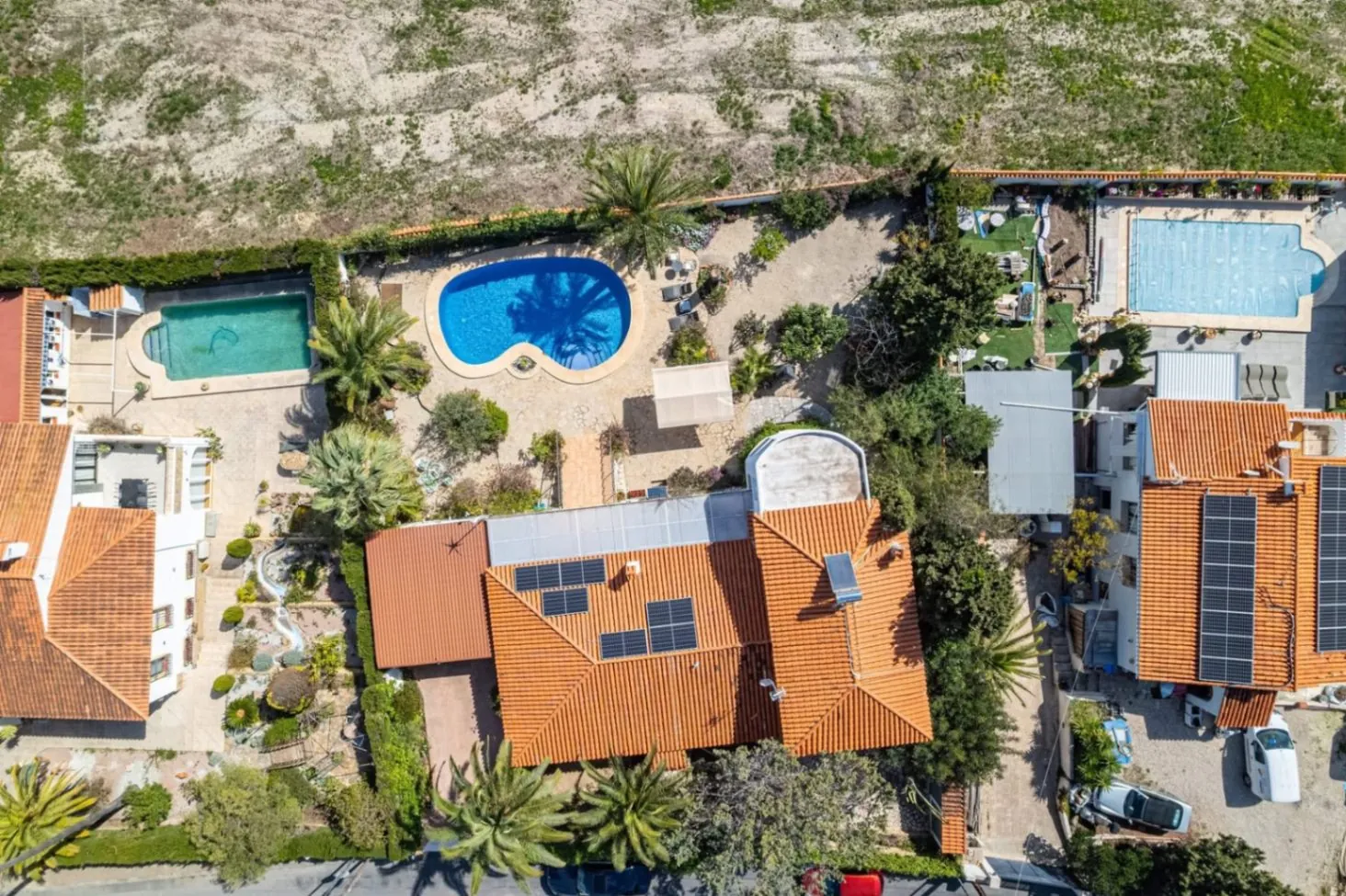 Spacious villa with sea and mountain views in a quiet residential area for sale in Alfaz del Pi.