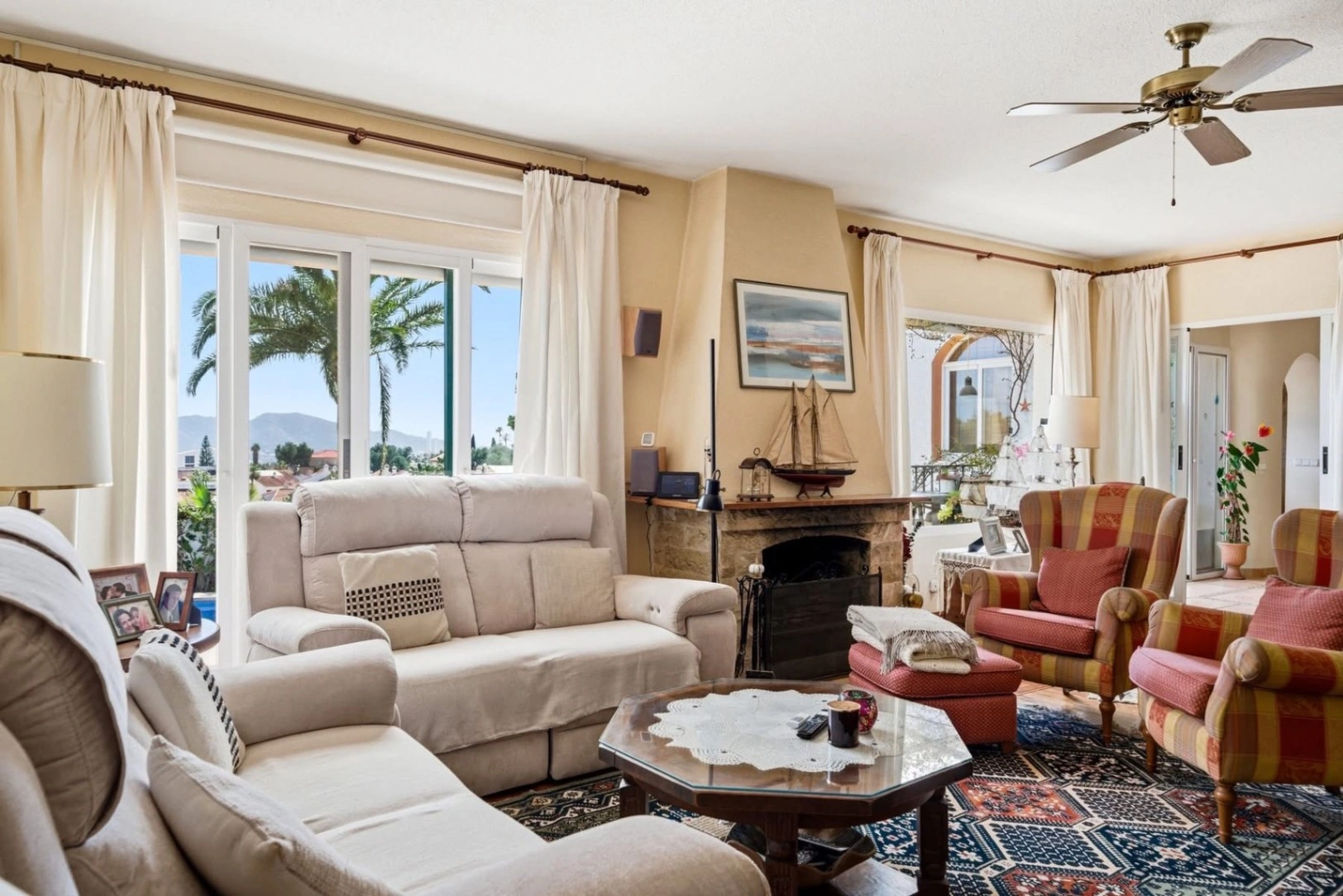 Spacious villa with sea and mountain views in a quiet residential area for sale in Alfaz del Pi.
