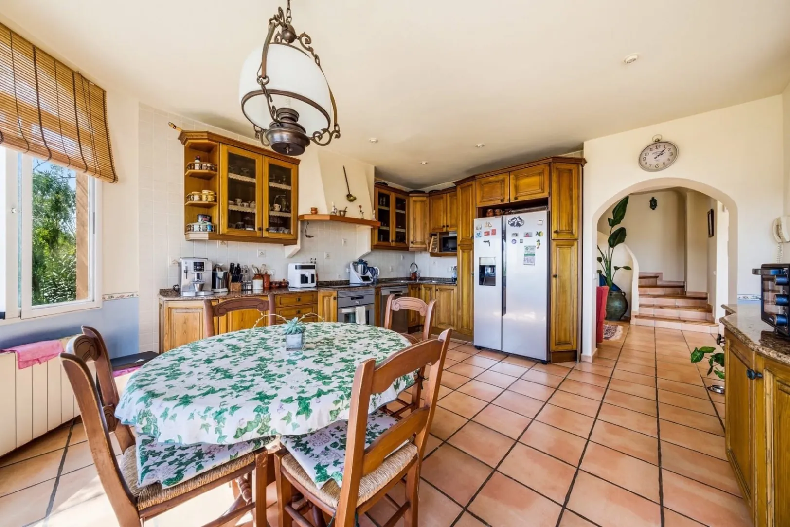 Spacious villa with sea and mountain views in a quiet residential area for sale in Alfaz del Pi.