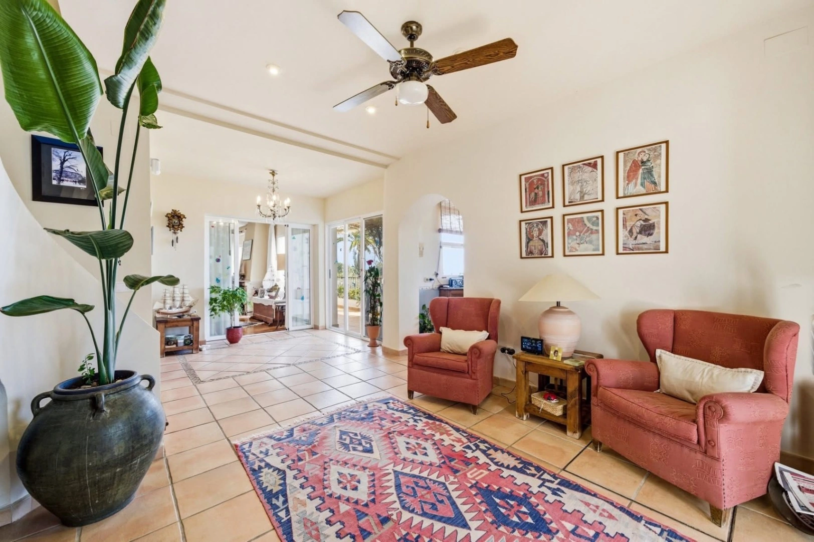 Spacious villa with sea and mountain views in a quiet residential area for sale in Alfaz del Pi.