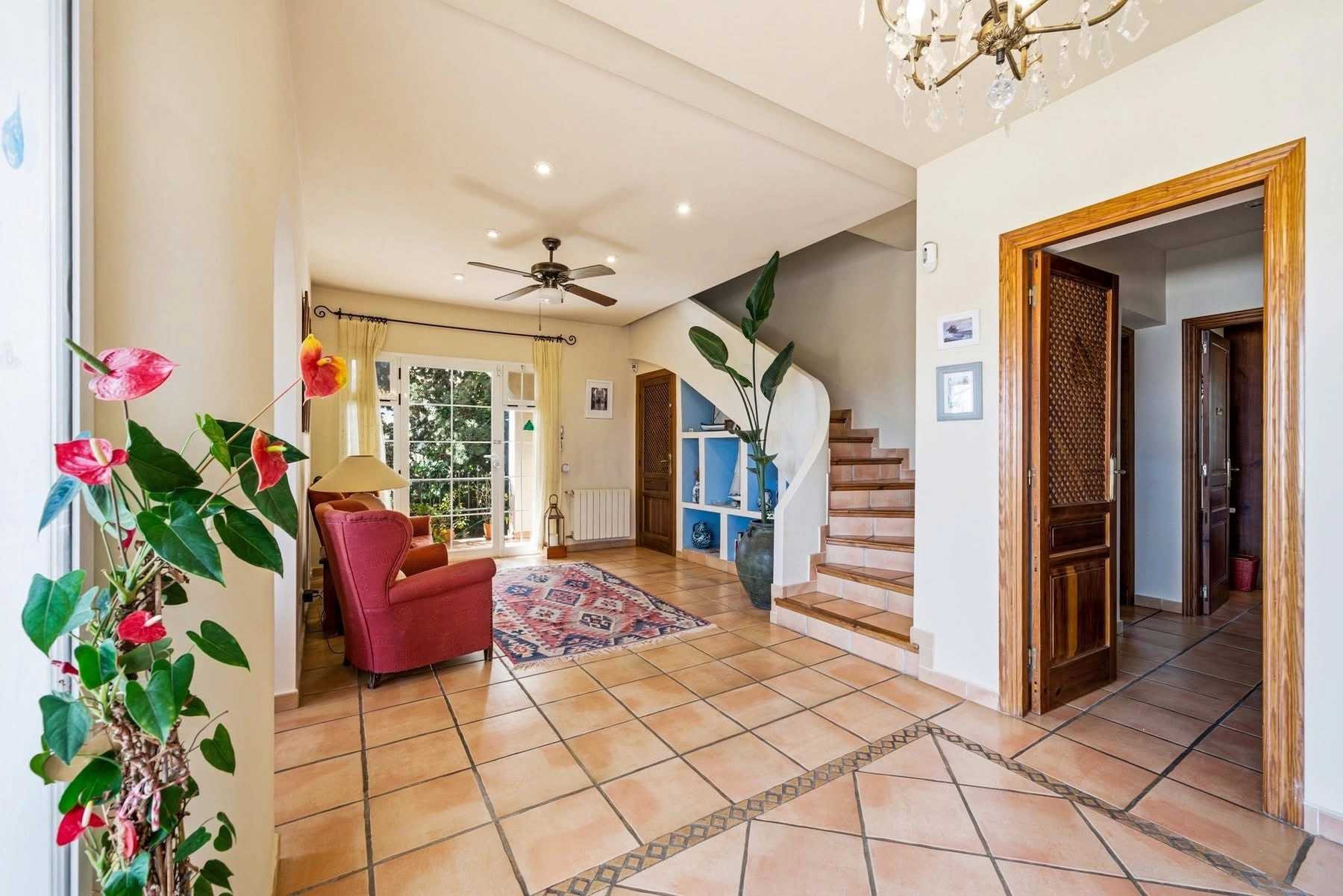 Spacious villa with sea and mountain views in a quiet residential area for sale in Alfaz del Pi.