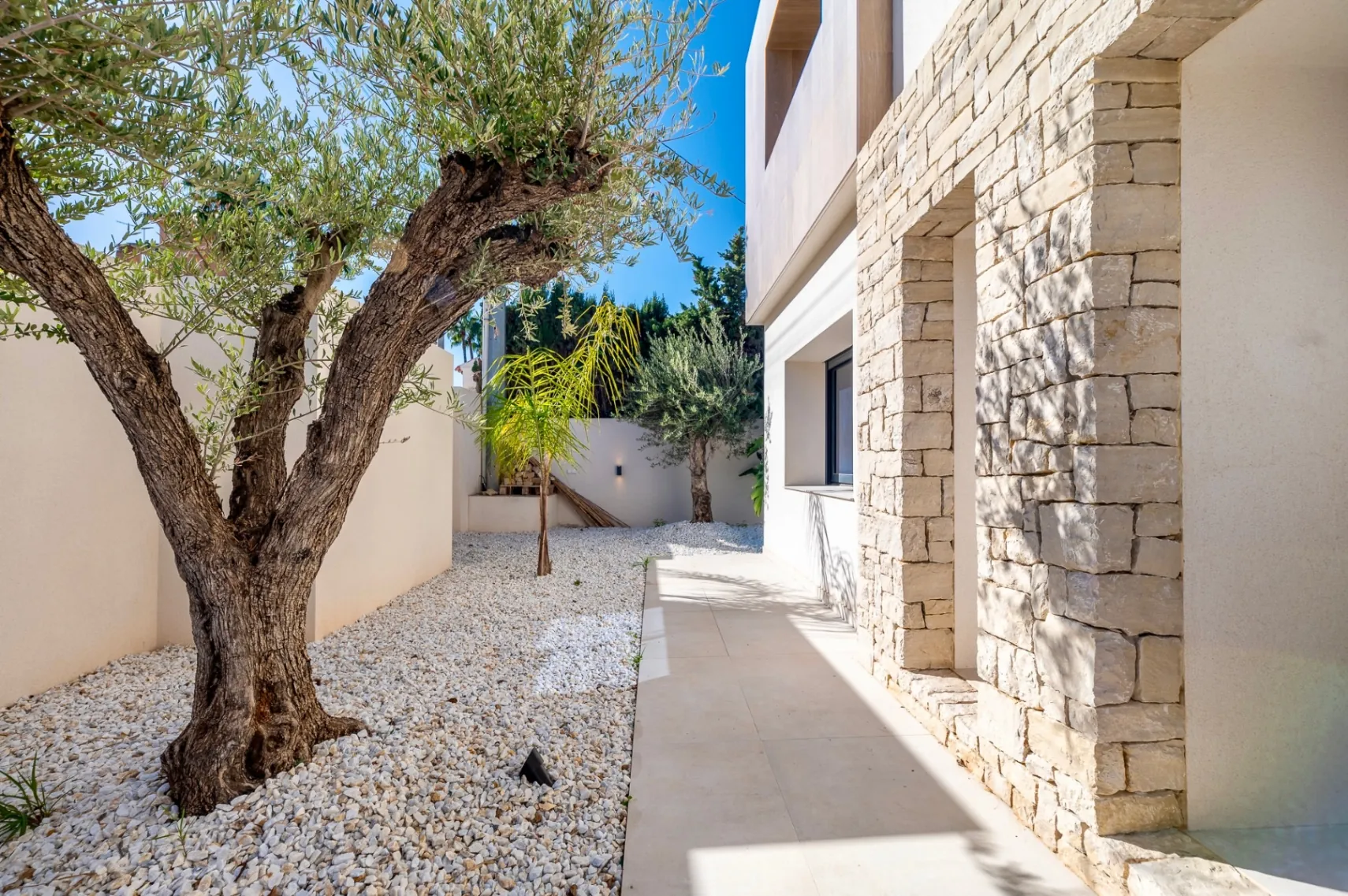 Villa for sale in Albir, Alicante