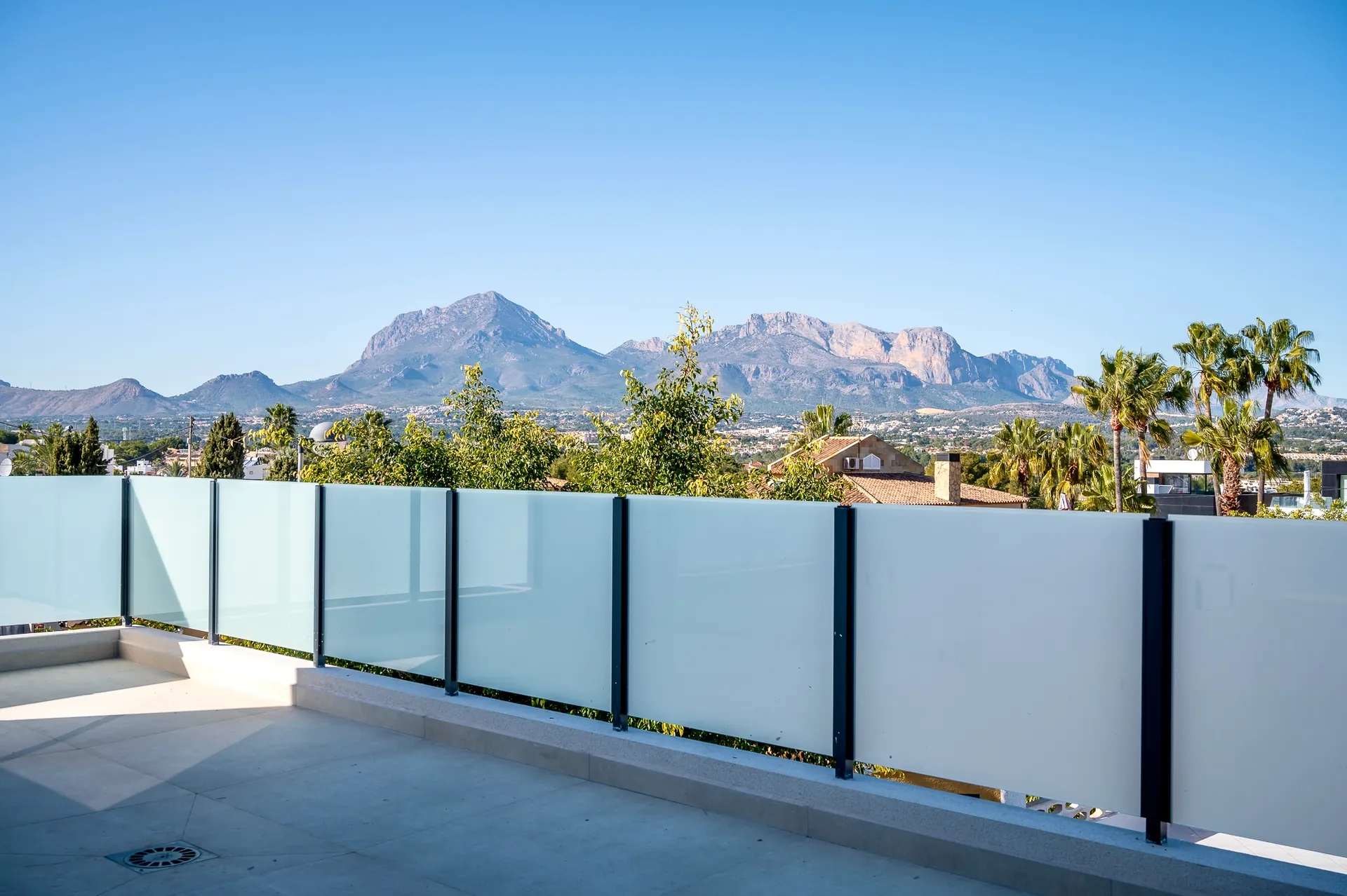 Villa for sale in Albir, Alicante