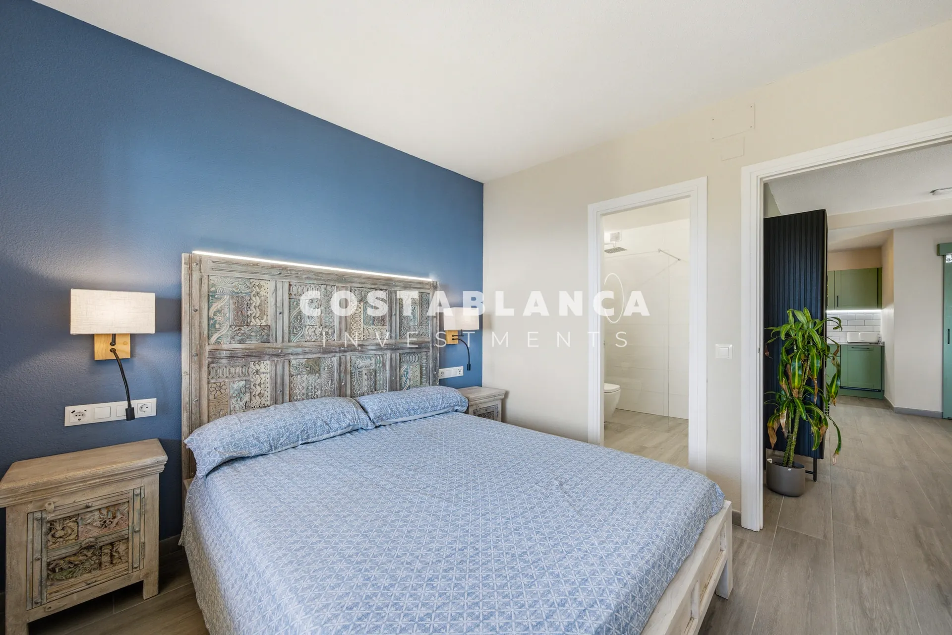 Apartament modern cu vedere la mare de vânzare în Altea Mascarat, complet renovat.