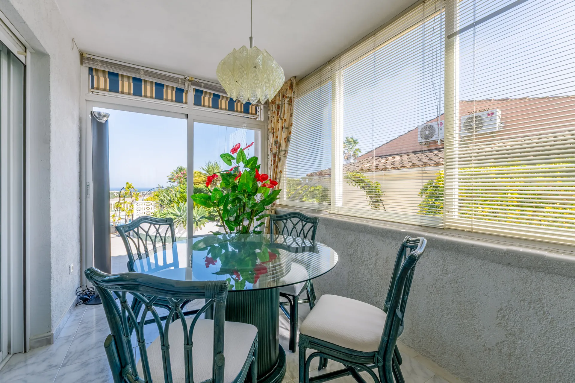 Villa for sale in La Nucía, Alicante
