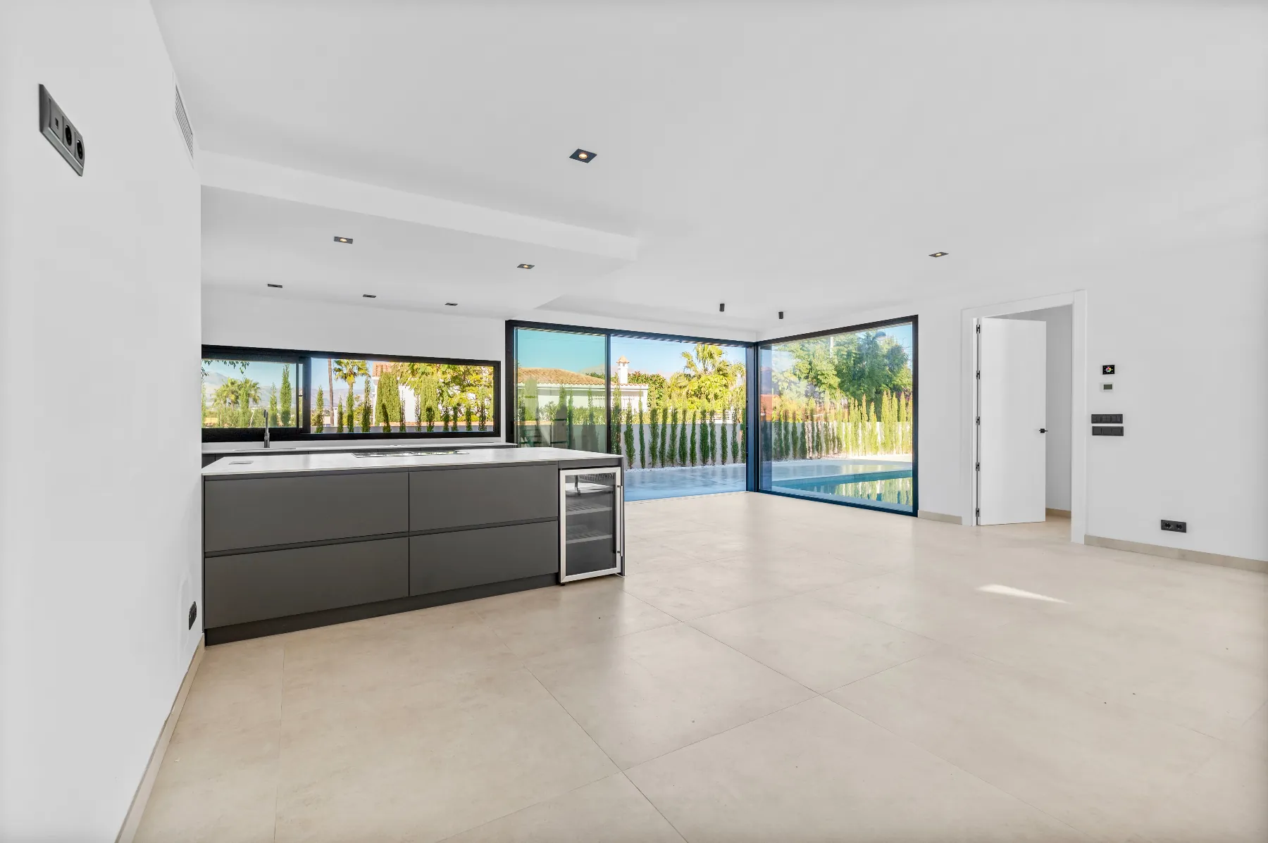 Villa for sale in Albir, Alicante