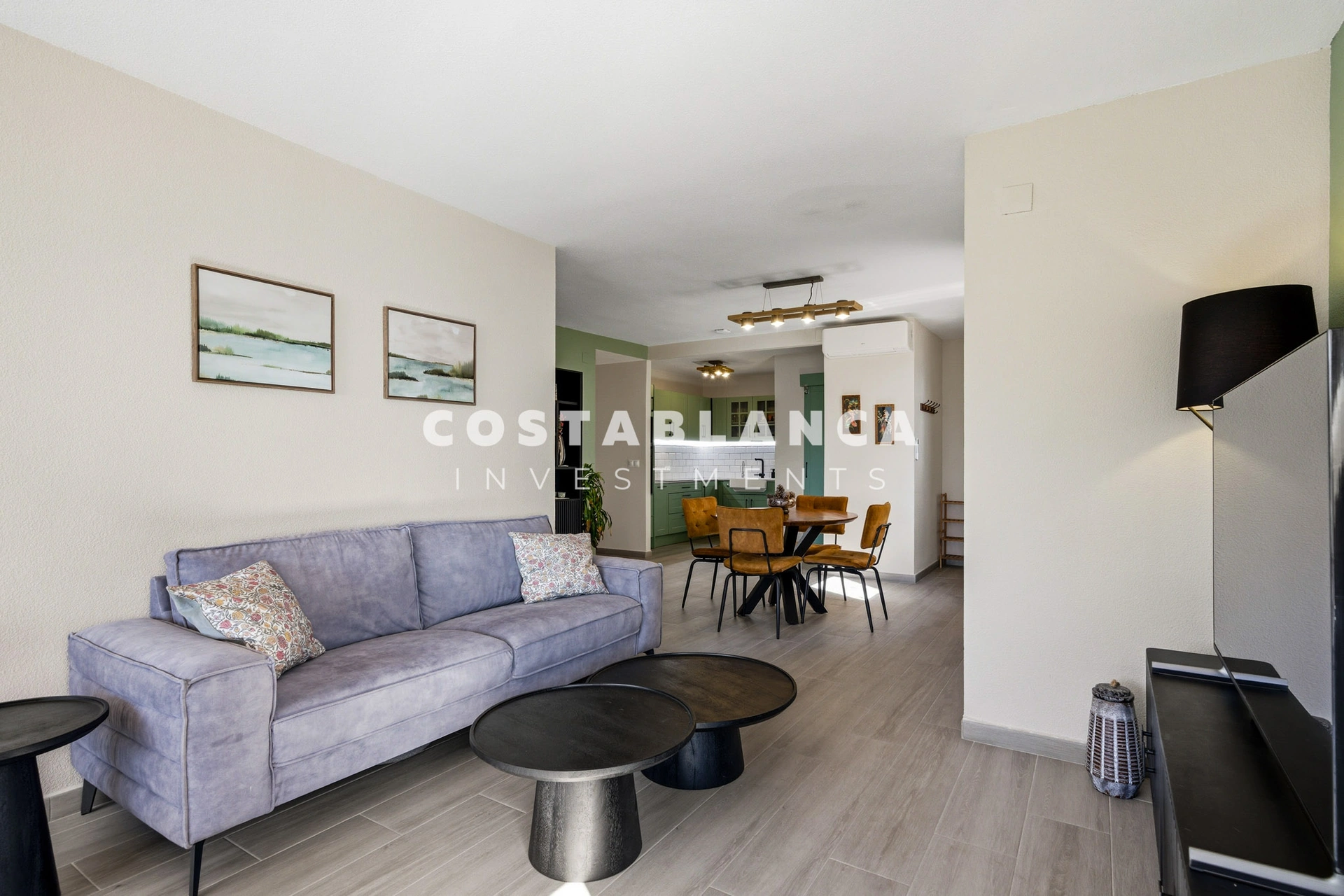 Apartament modern cu vedere la mare de vânzare în Altea Mascarat, complet renovat.