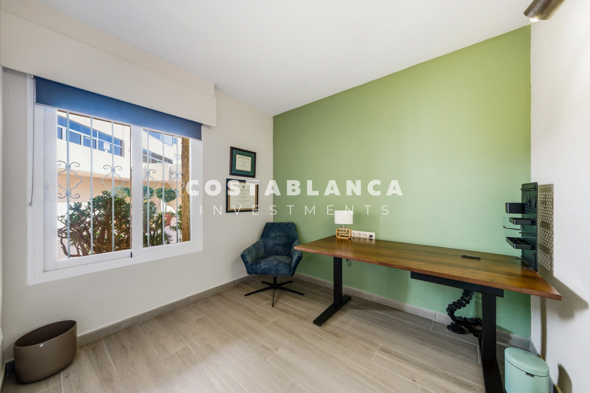 Apartament modern cu vedere la mare de vânzare în Altea Mascarat, complet renovat.