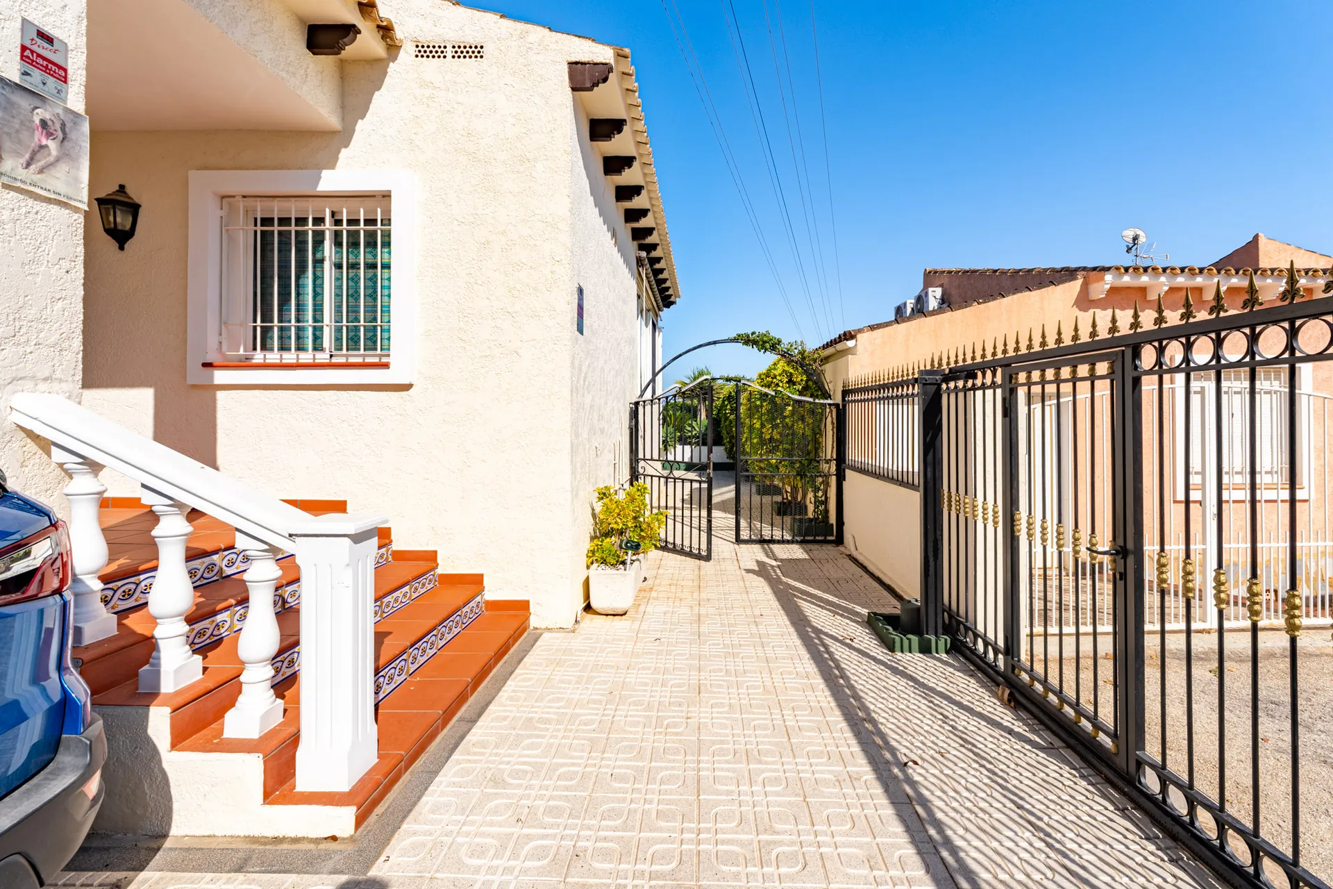 Villa for sale in La Nucía, Alicante