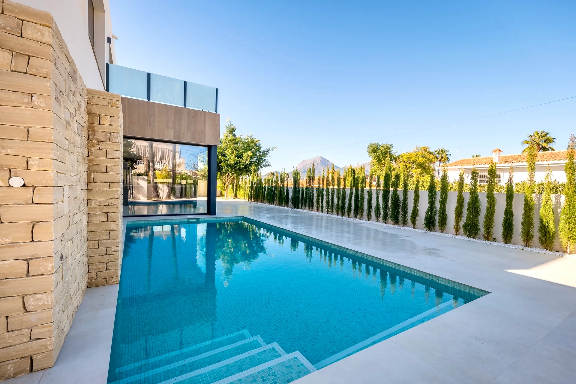 Villa for sale in Albir, Alicante