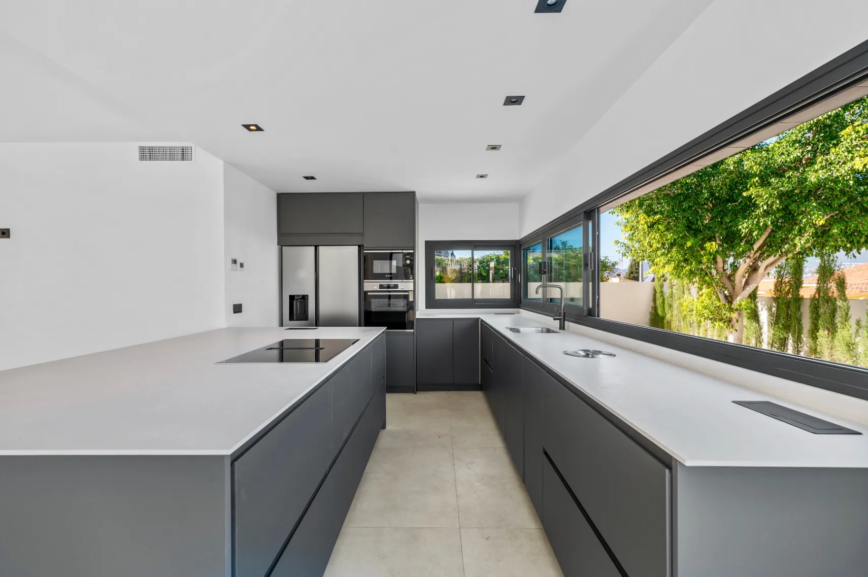 Villa for sale in Albir, Alicante
