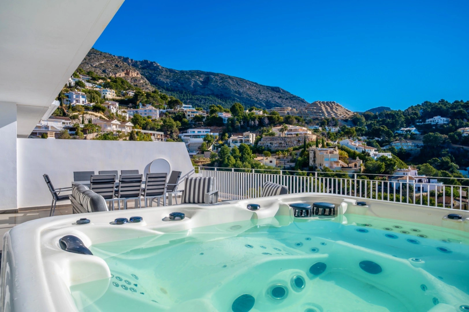 Atic exclusiv orientat spre sud-est de vânzare în Altea