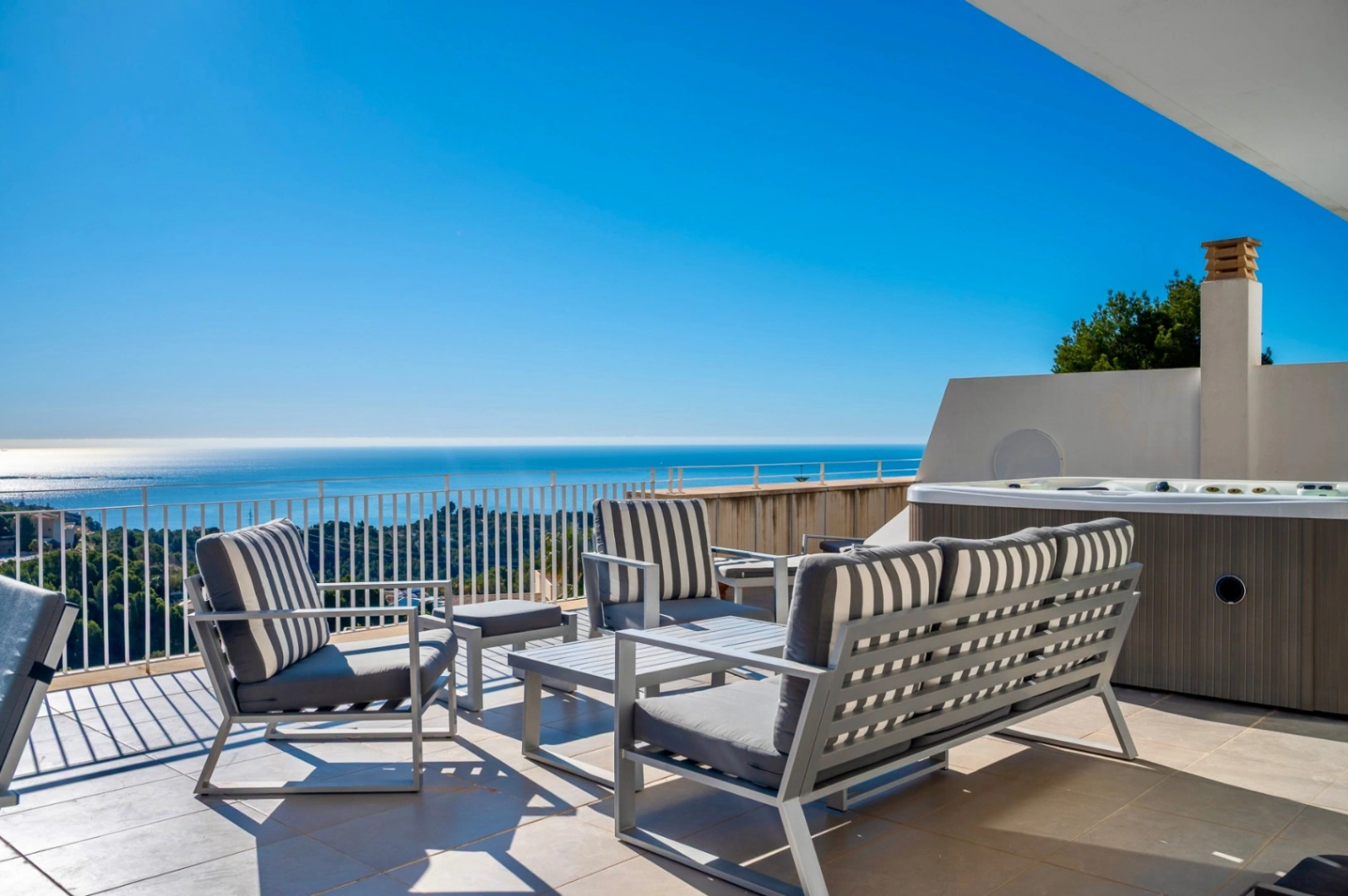 Atic exclusiv orientat spre sud-est de vânzare în Altea