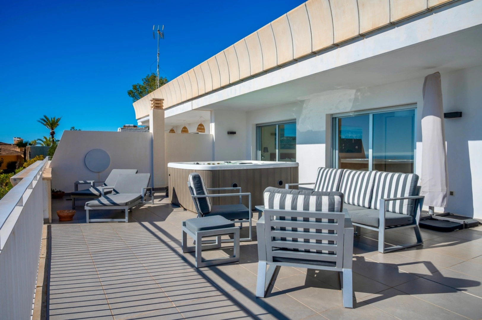 Atic exclusiv orientat spre sud-est de vânzare în Altea